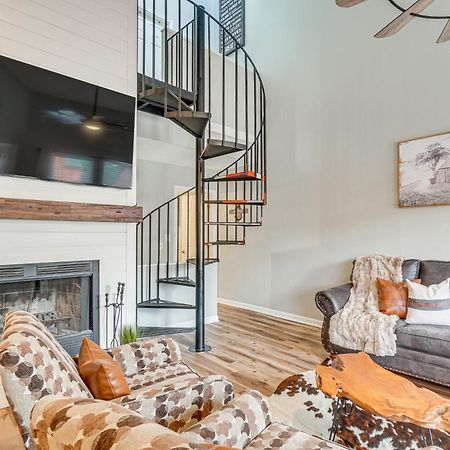 Downtown Gatlinburg Condo With Mountain-View Balcony Εξωτερικό φωτογραφία