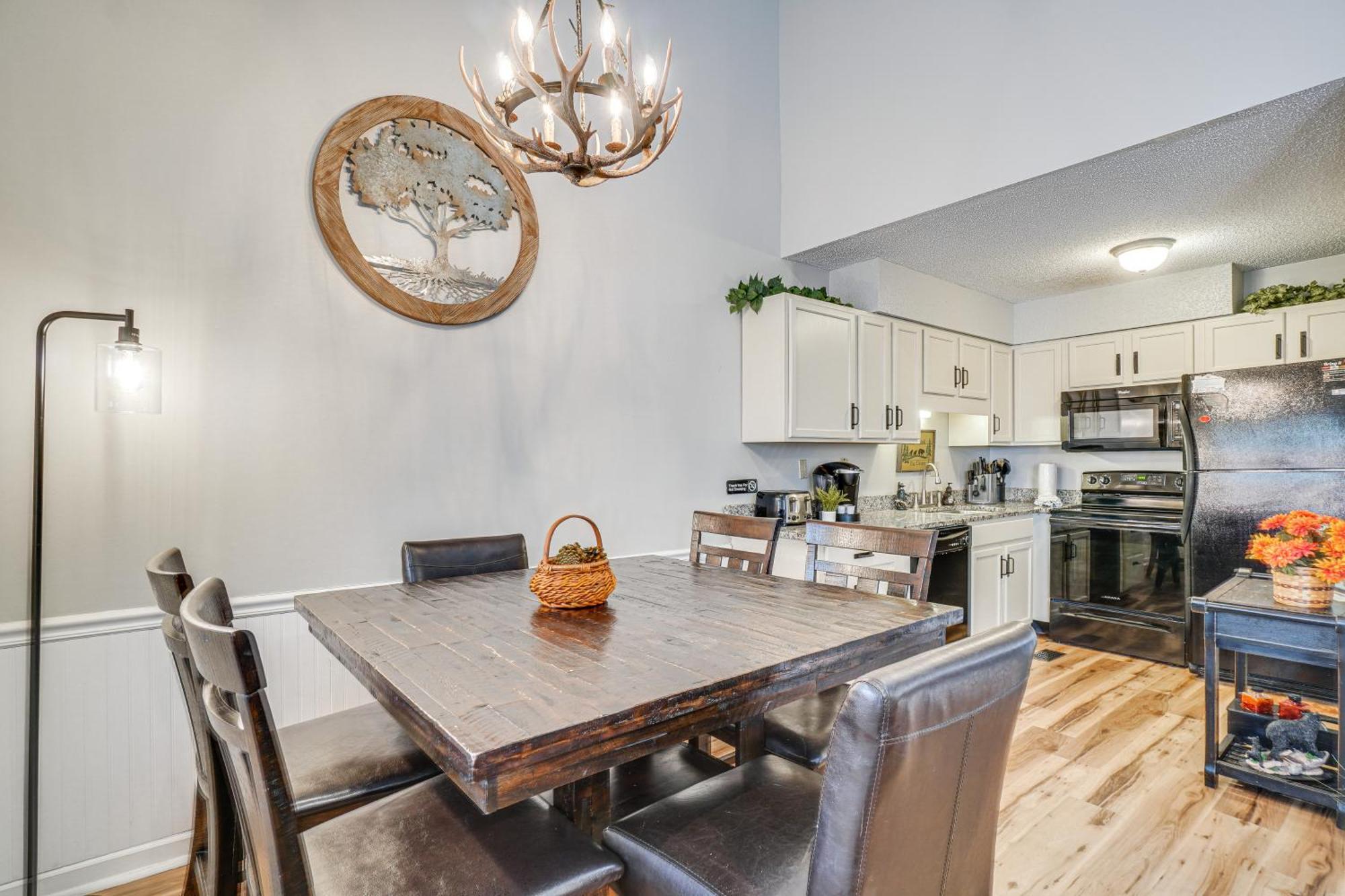 Downtown Gatlinburg Condo With Mountain-View Balcony Εξωτερικό φωτογραφία