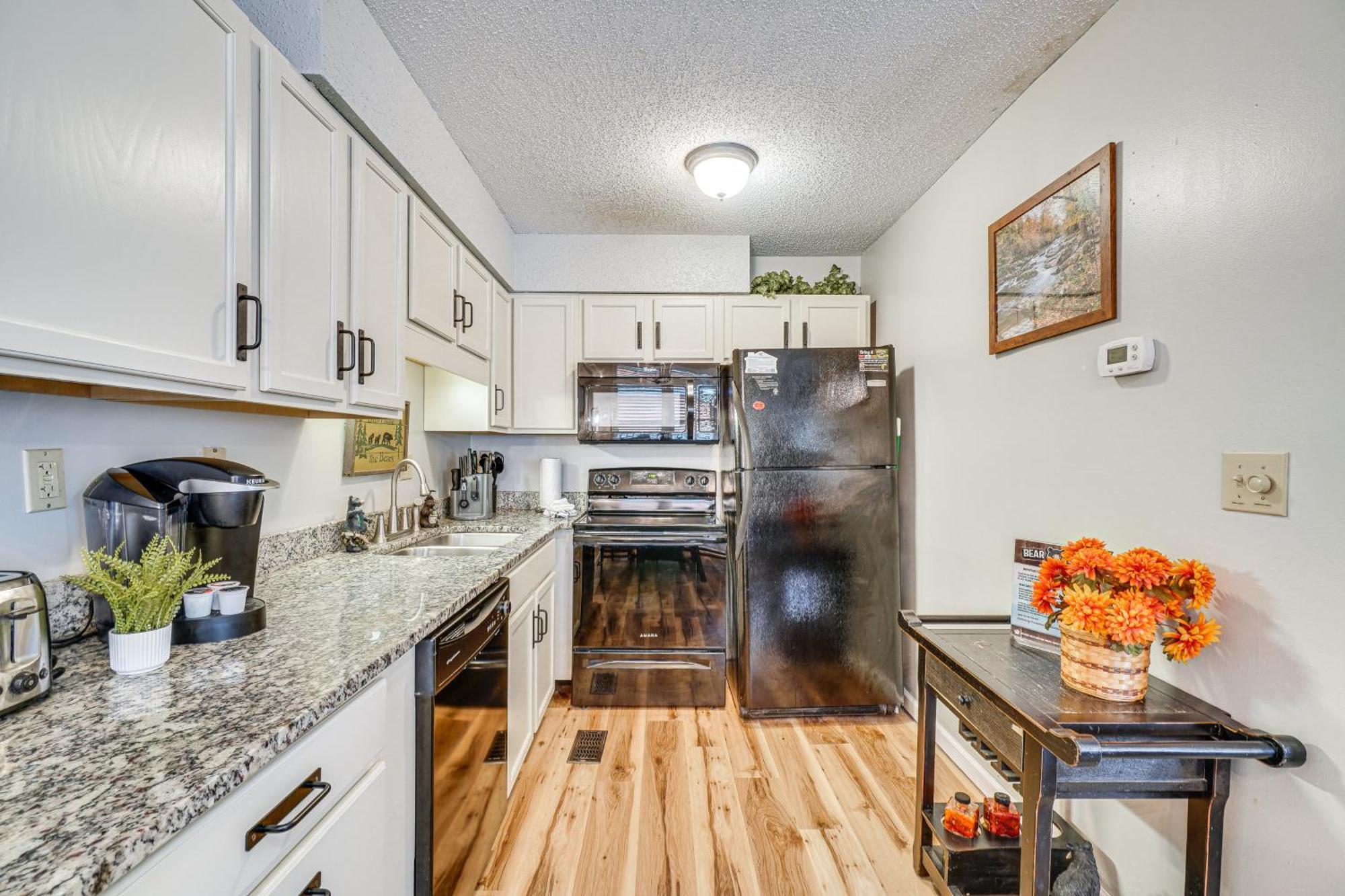 Downtown Gatlinburg Condo With Mountain-View Balcony Εξωτερικό φωτογραφία